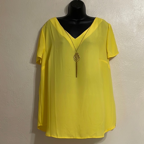 Tacera Tops - Tacera, size XL, yellow top.